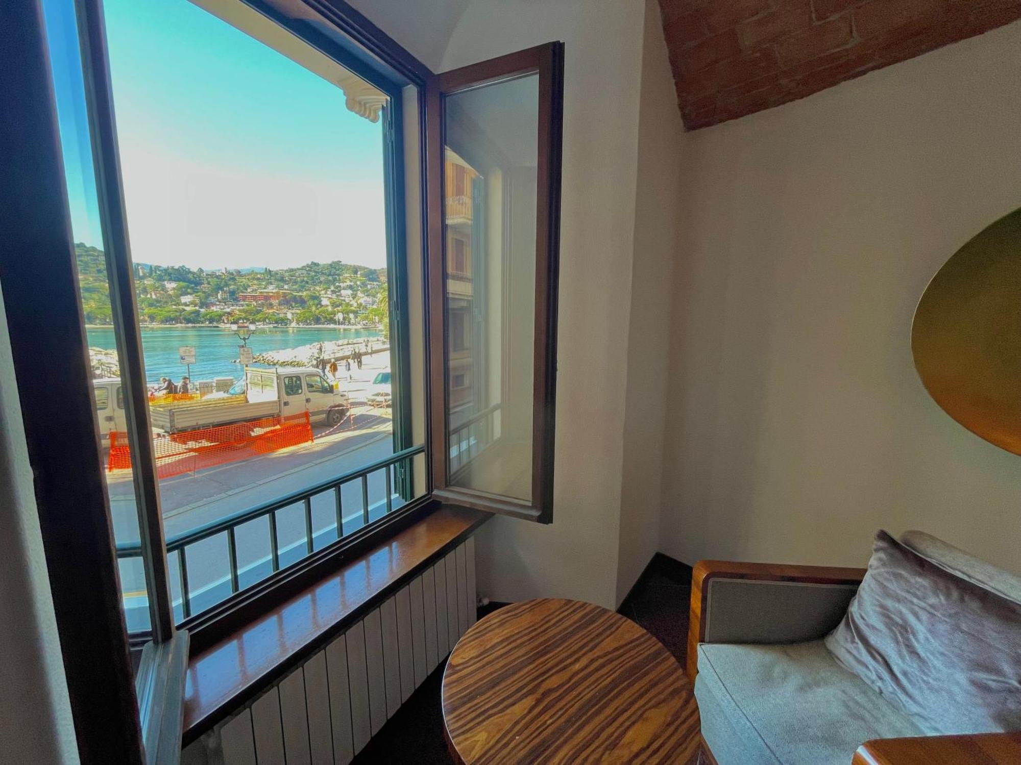 City Apartment On The Beach Rapallo Bagian luar foto